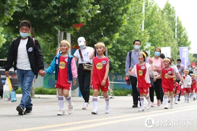 如何通过力量训练改善篮球运动员的速度和敏捷性?_0